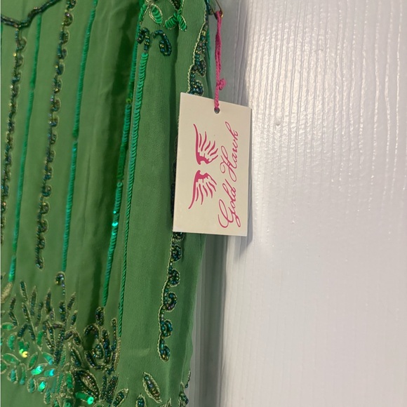 Chic Green Embroidered Sleeveless Blouse - Picture 4 of 6